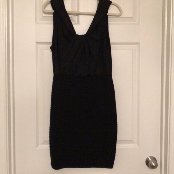 Forever 21 Dresses & Skirts - Forever 21 fitted black dress.